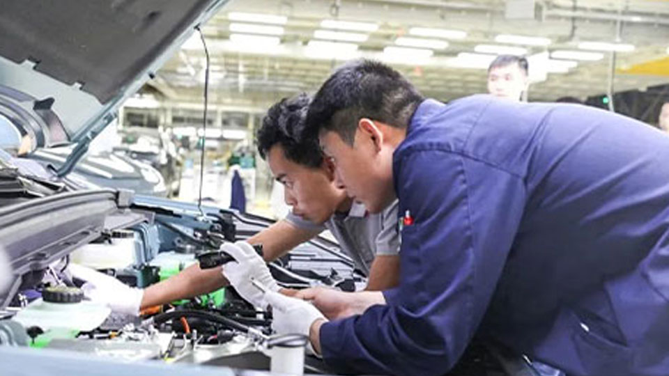 凯发k8国际集团丨奋战“双过半” 做出新成绩 实现新突破