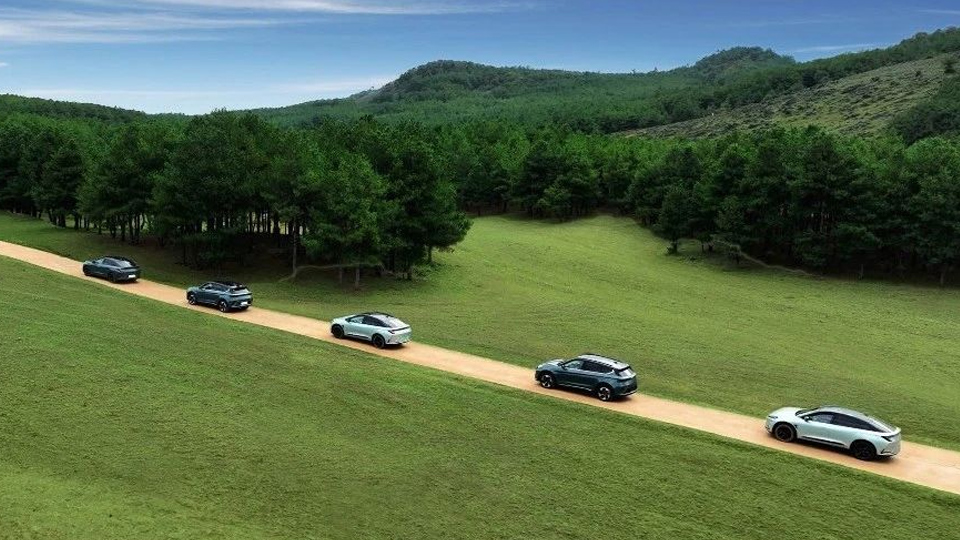 凯发k8国际携手宁德时代、小米共建电芯工厂