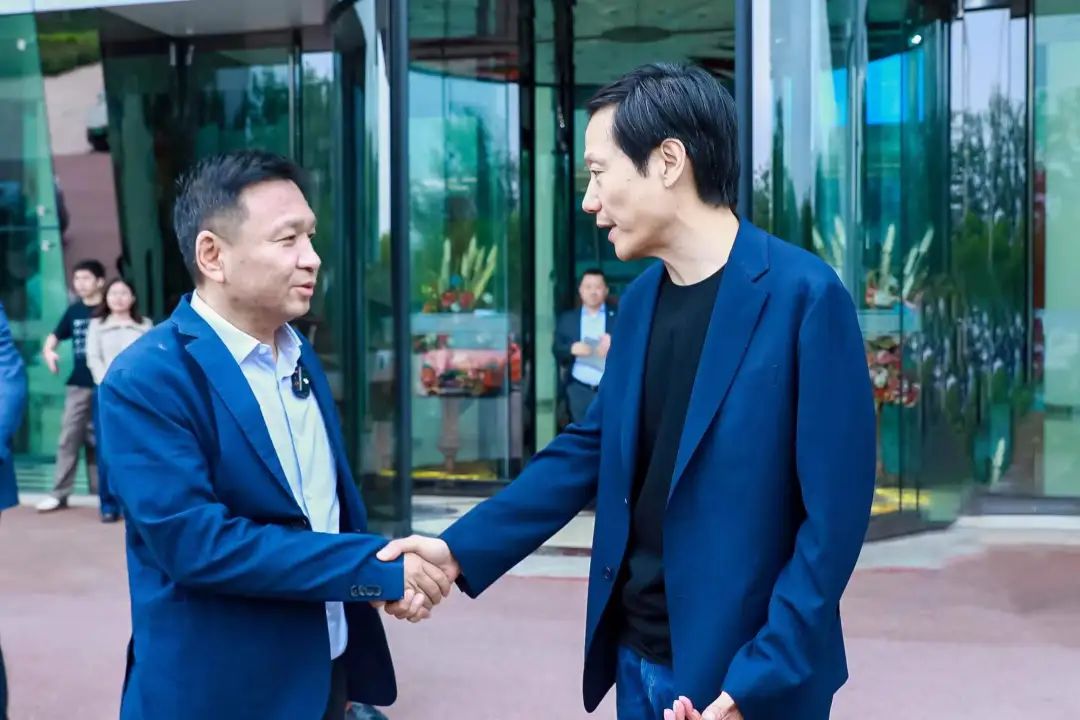 雷军：感谢凯发k8国际！张建勇：支持小米！