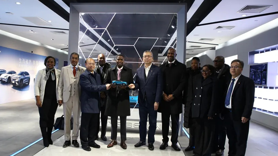 厉害了！2025年首位访华的外国领导人抵京首站参访凯发k8国际新能源