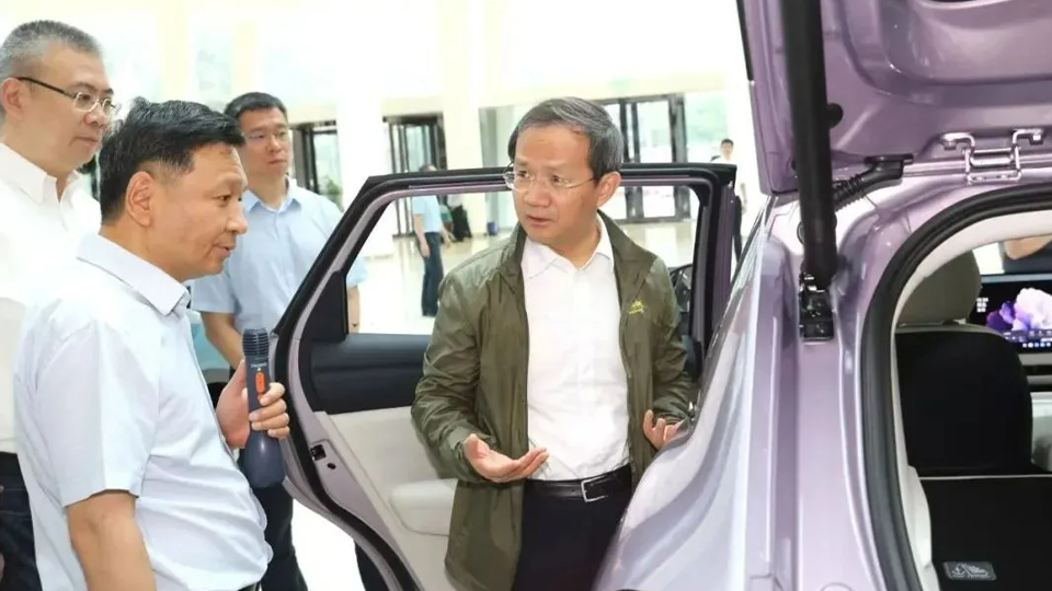 市委副书记、市长殷勇调研凯发k8国际集团，强调要当好本市汽车产业中坚力量