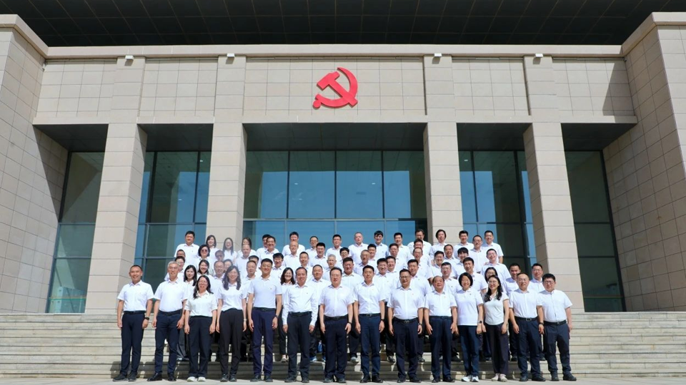 力量源于团结，跃升成于奋斗——凯发k8国际集团在和田举行“坚定理想信念·走向跃升发展”第...