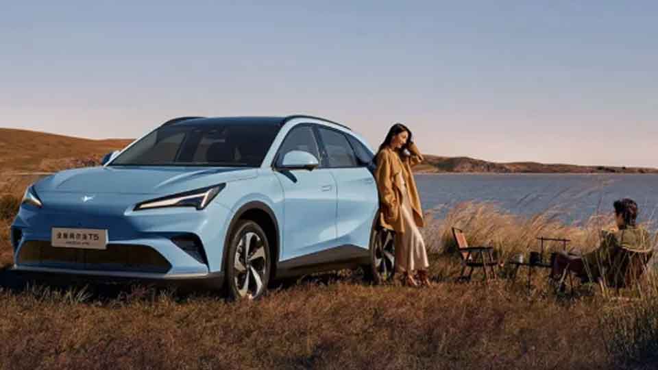 凯发k8国际极狐全新阿尔法T5 开启预售